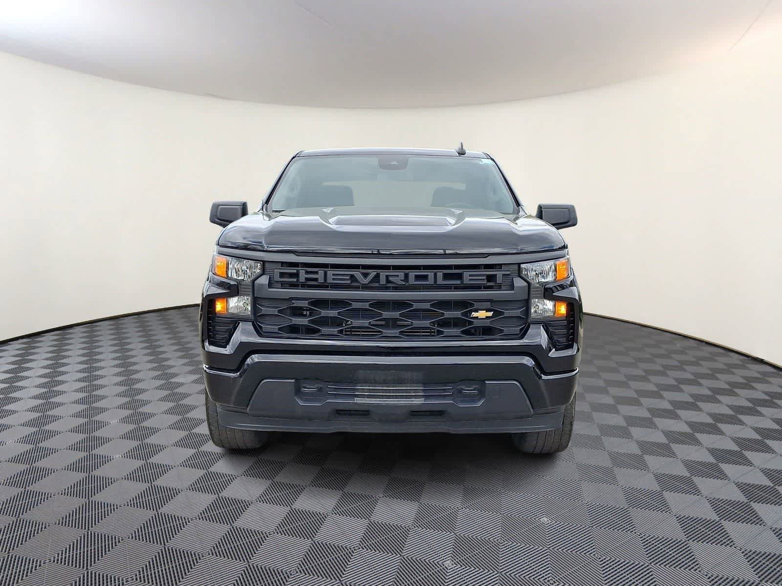 Used 2023 Chevrolet Silverado 1500 Custom AWD/4WD image 3