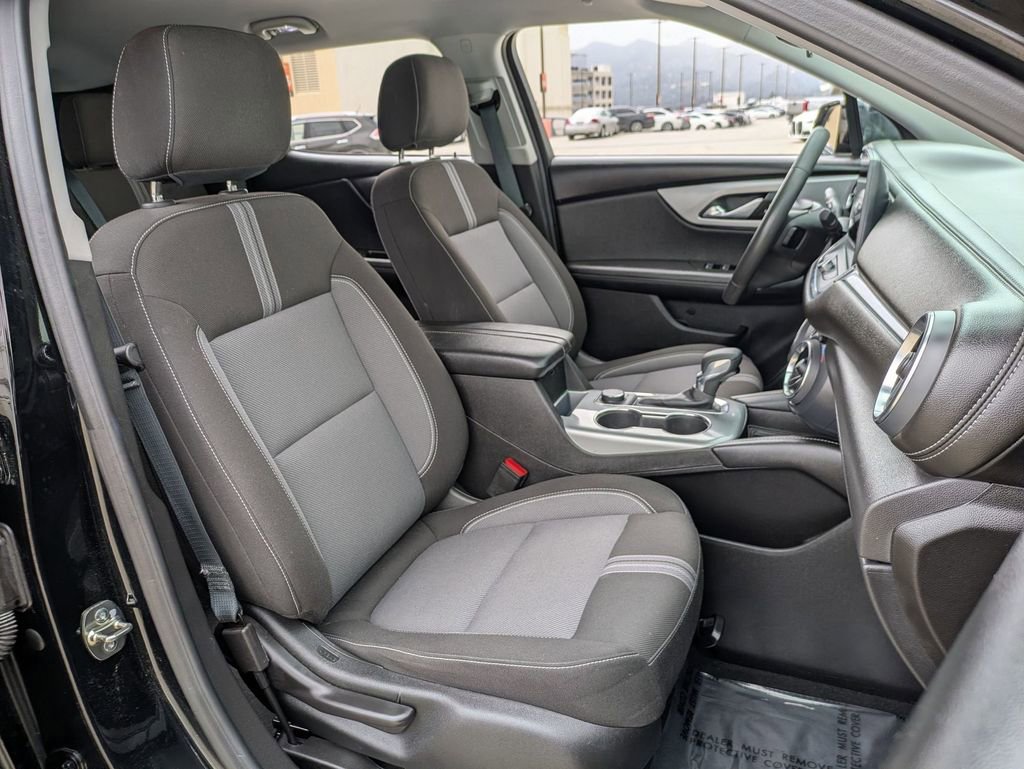 Used 2025 Chevrolet Blazer LT AWD/4WD image 28