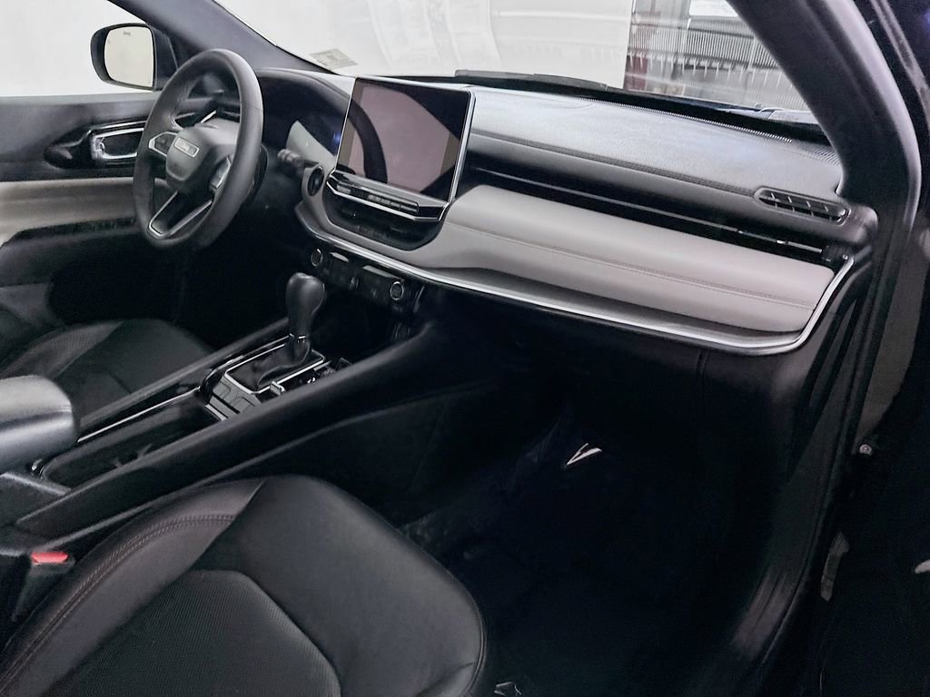 Certified 2023 Jeep Compass Limited AWD/4WD image 36