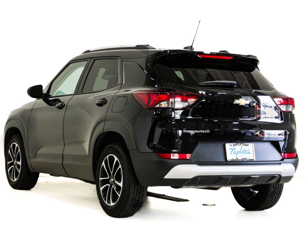 Used 2025 Chevrolet TrailBlazer LT FWD image 7