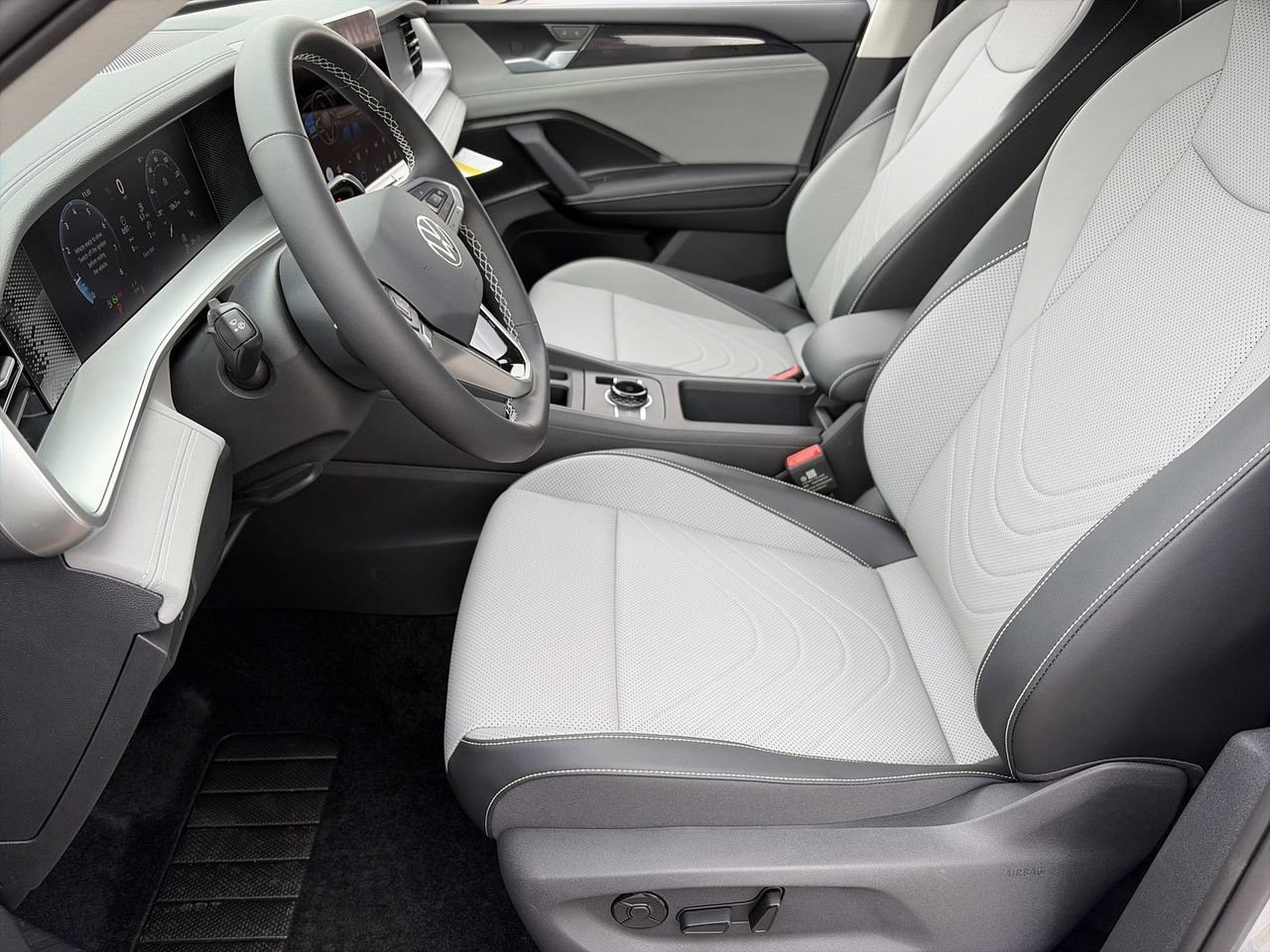 New 2026 Volkswagen Tiguan SE AWD/4WD image 15