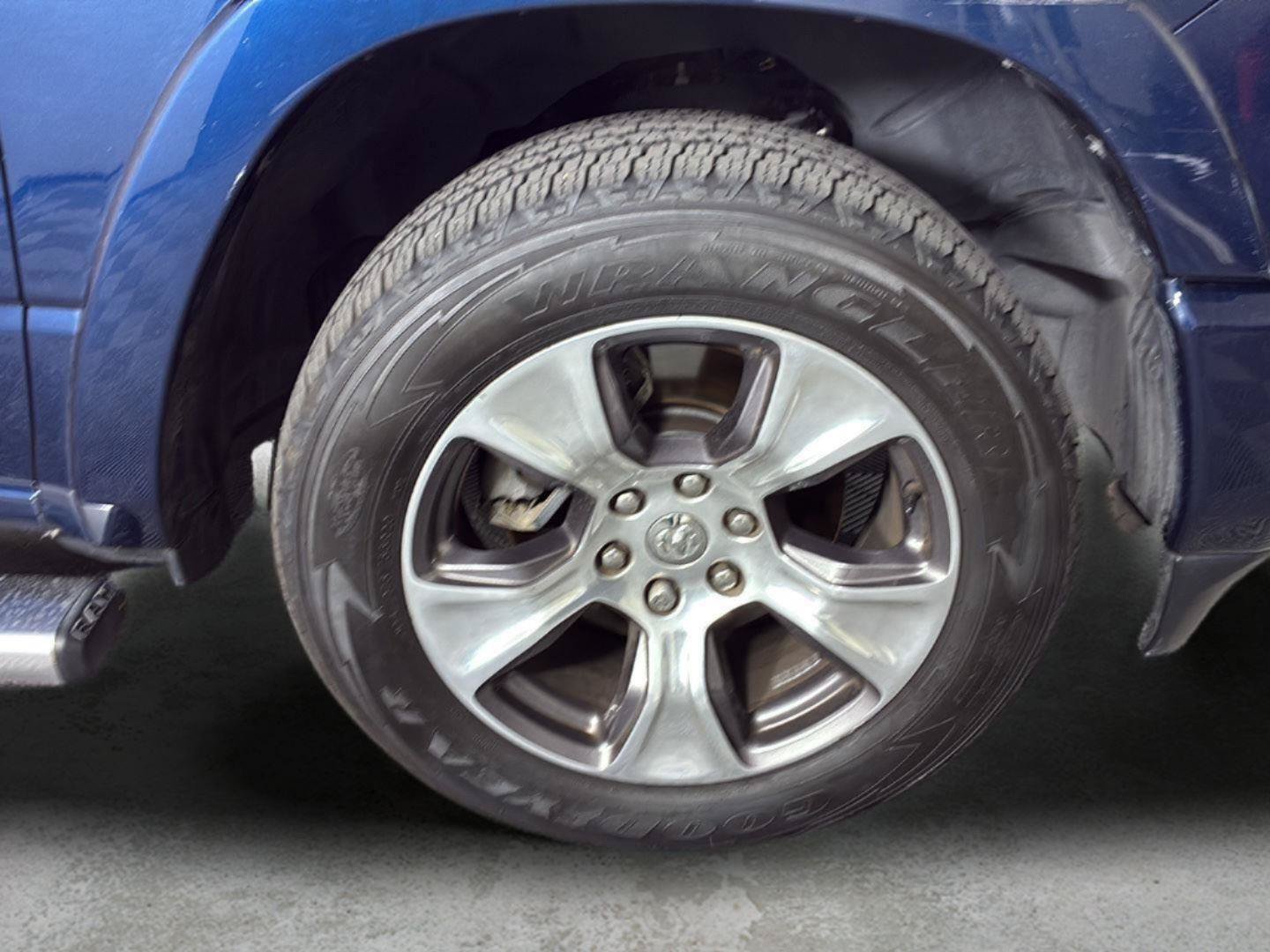 Used 2020 RAM 1500 Laramie w/ Sport Appearance Package AWD/4WD image 17