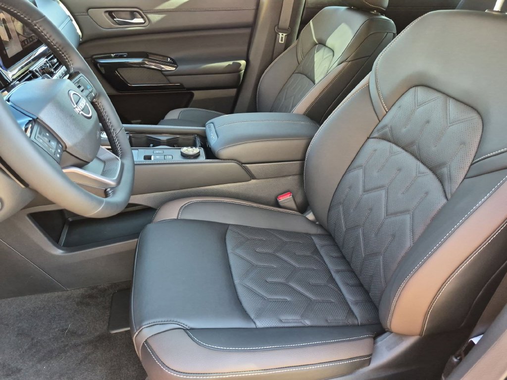 New 2026 Nissan Pathfinder Platinum AWD/4WD image 6