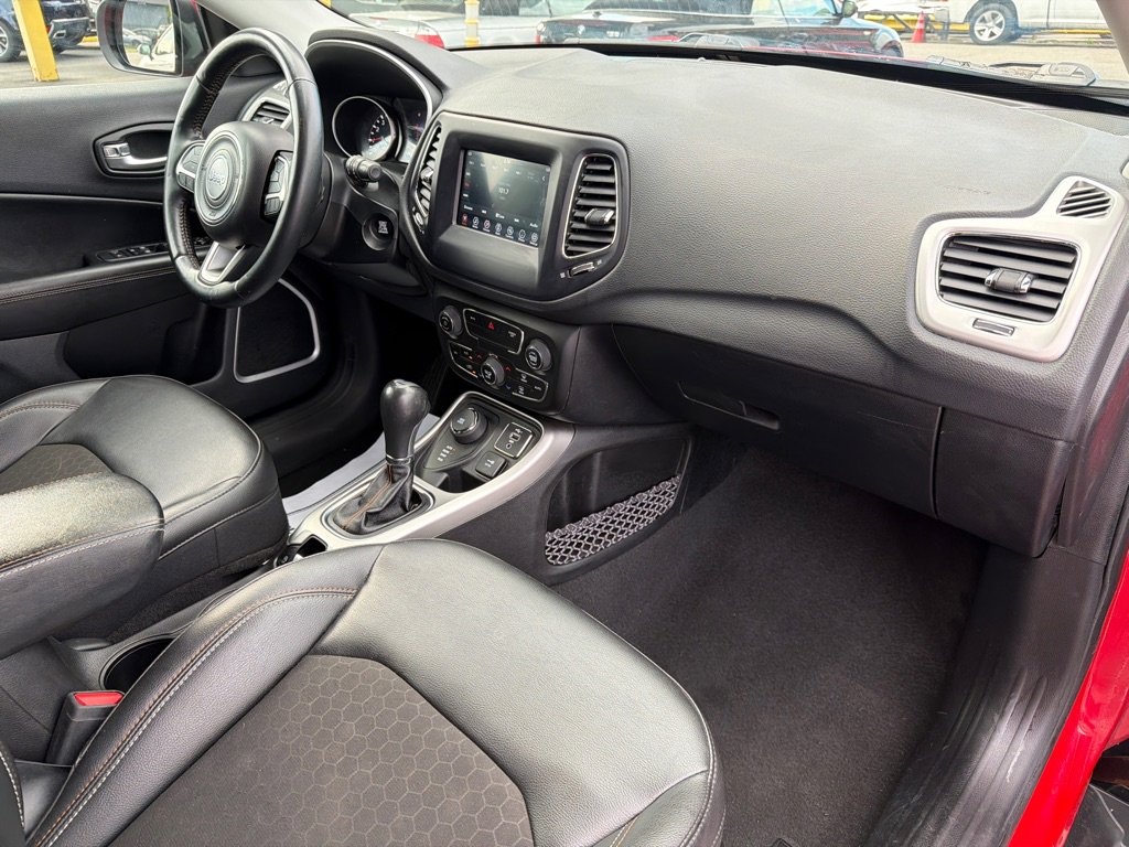 Used 2021 Jeep Compass Latitude w/ Convenience Group AWD/4WD image 32