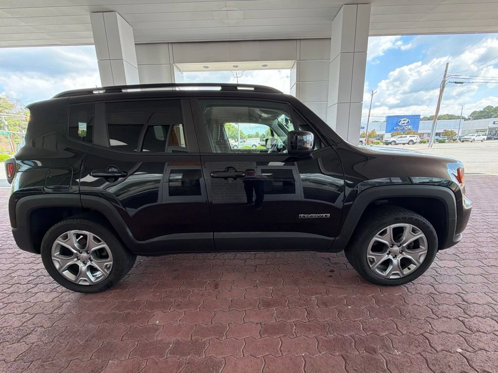 Used 2019 Jeep Renegade Latitude w/ Cold Weather Group AWD/4WD image 8