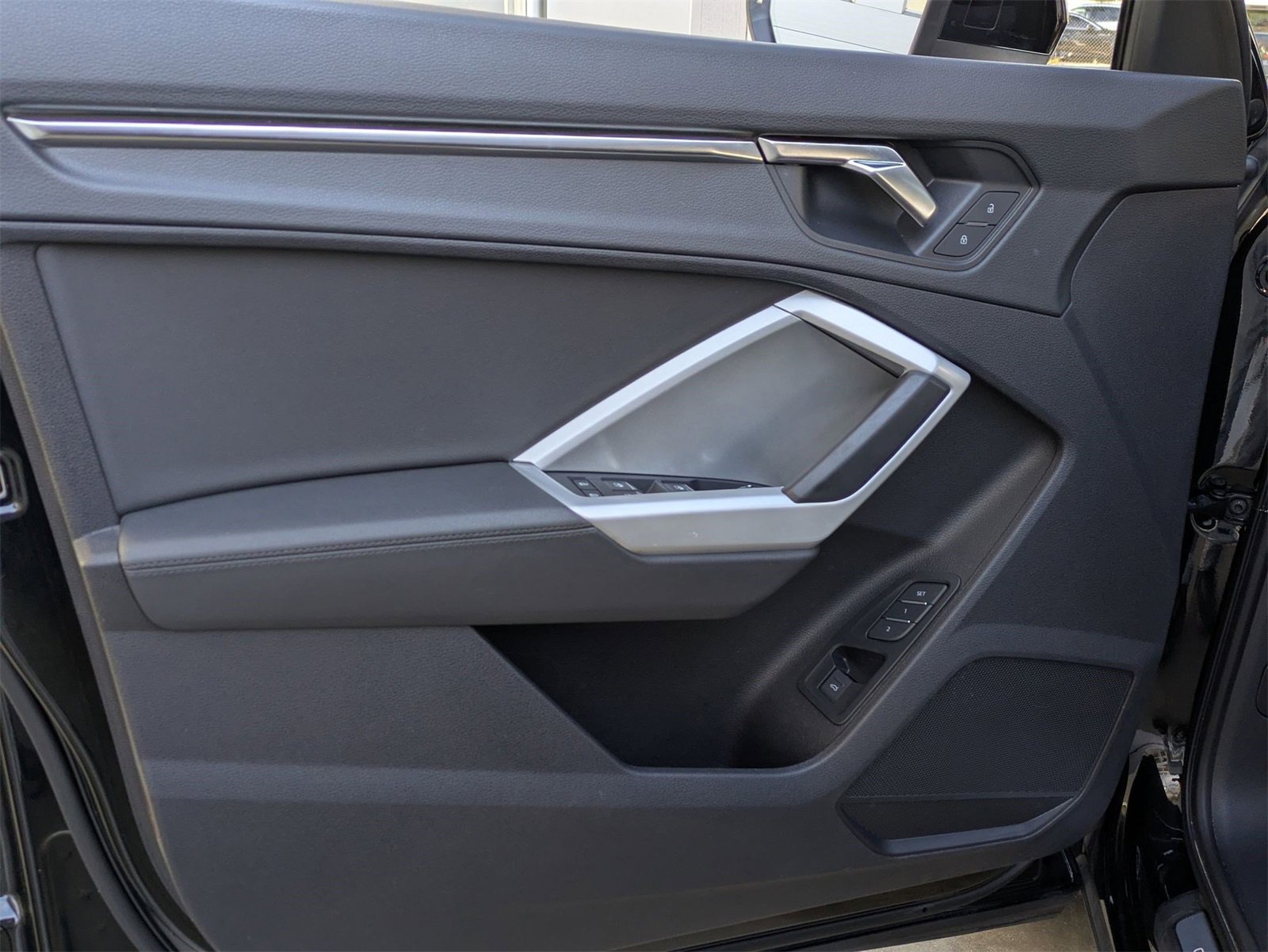 Used 2023 Audi Q3 2.0T Premium w/ Convenience Package image 15