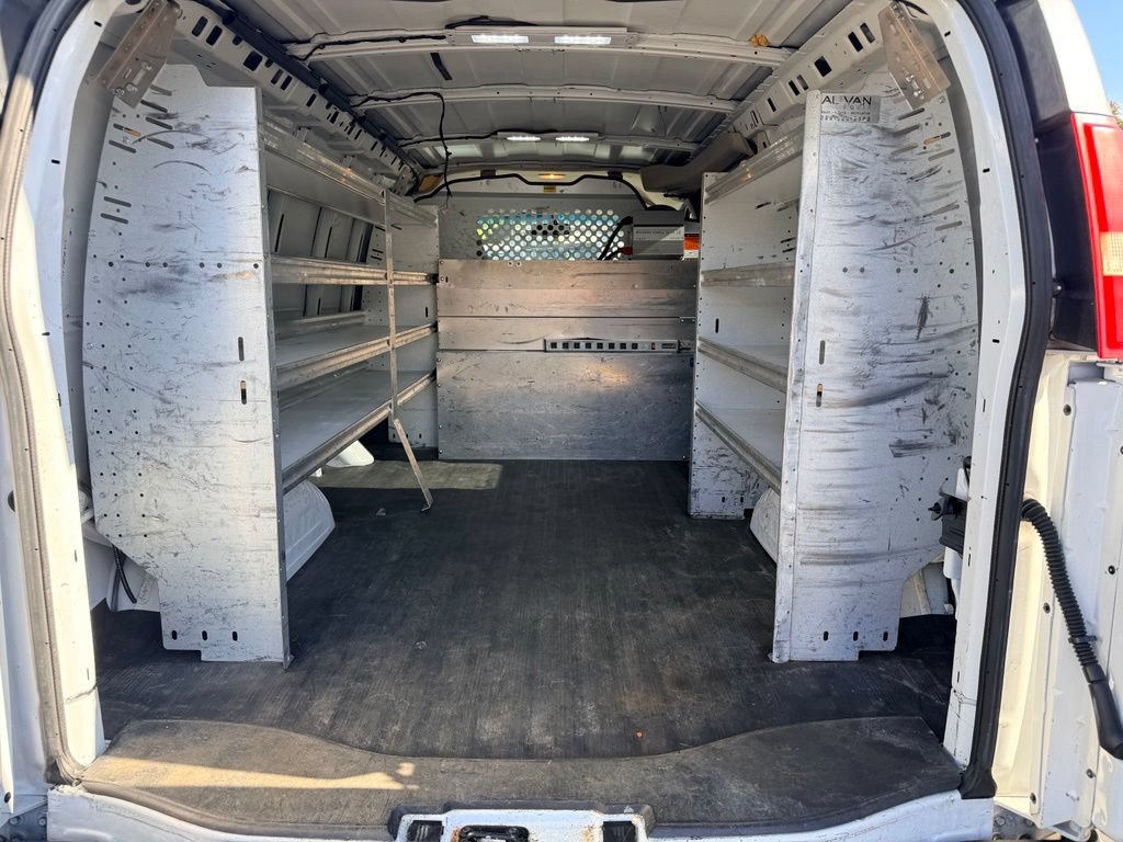 Used 2015 Chevrolet Express 3500 RWD image 27