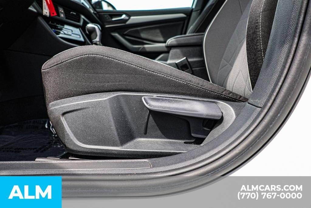Used 2025 Volkswagen Jetta Sport FWD image 22