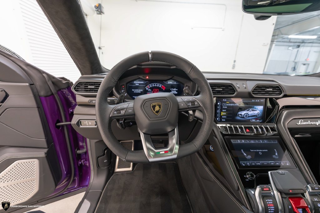 Used 2024 Lamborghini Urus S AWD/4WD image 43