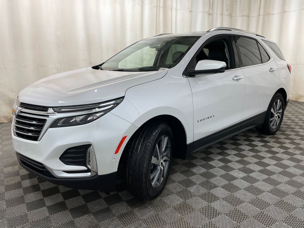 Used 2024 Chevrolet Equinox Premier image 3