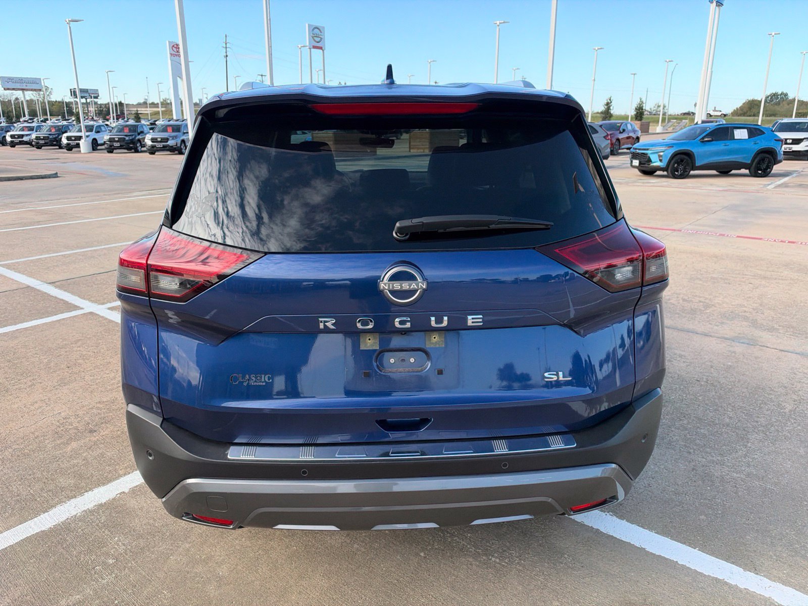 Used 2023 Nissan Rogue SL w/ SL Premium Package FWD image 6