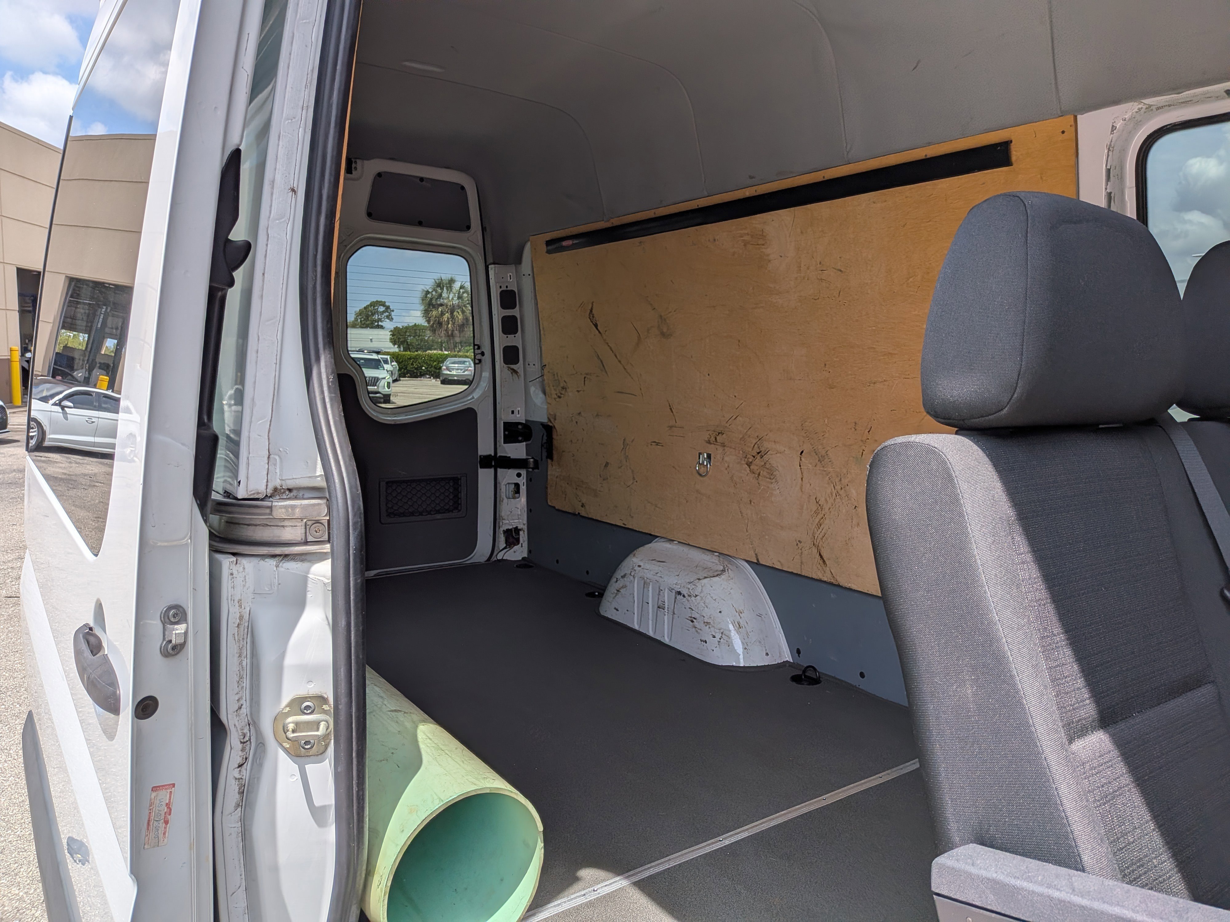 Used 2017 Mercedes-Benz Sprinter 2500 image 13