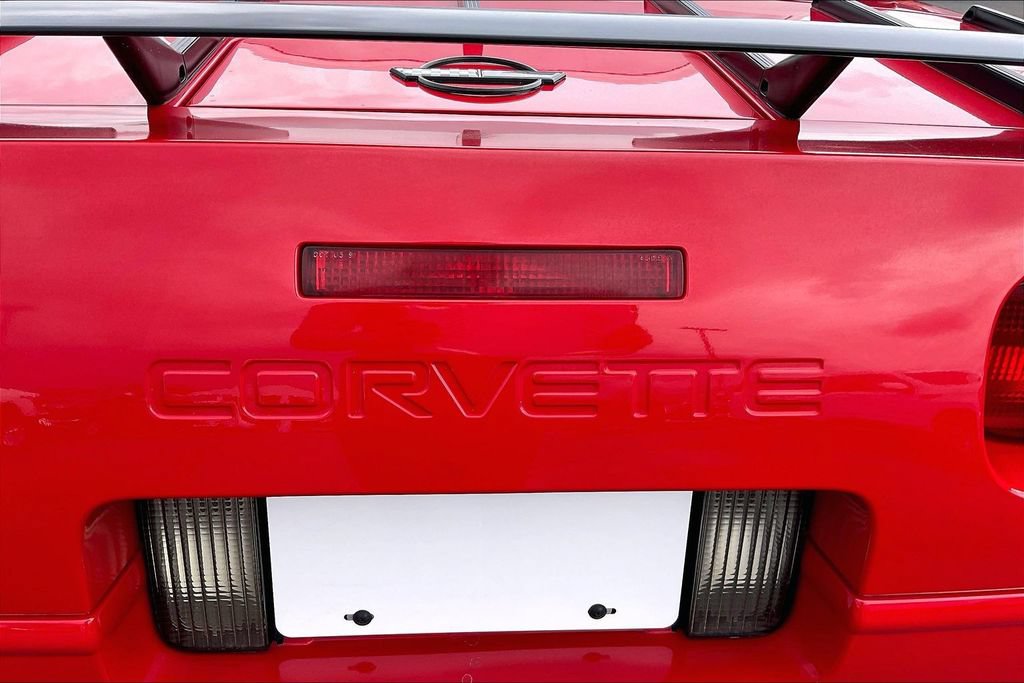 Used 1992 Chevrolet Corvette Convertible RWD image 24
