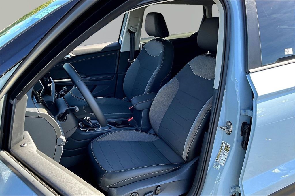 New 2026 Volkswagen Taos SE FWD image 22