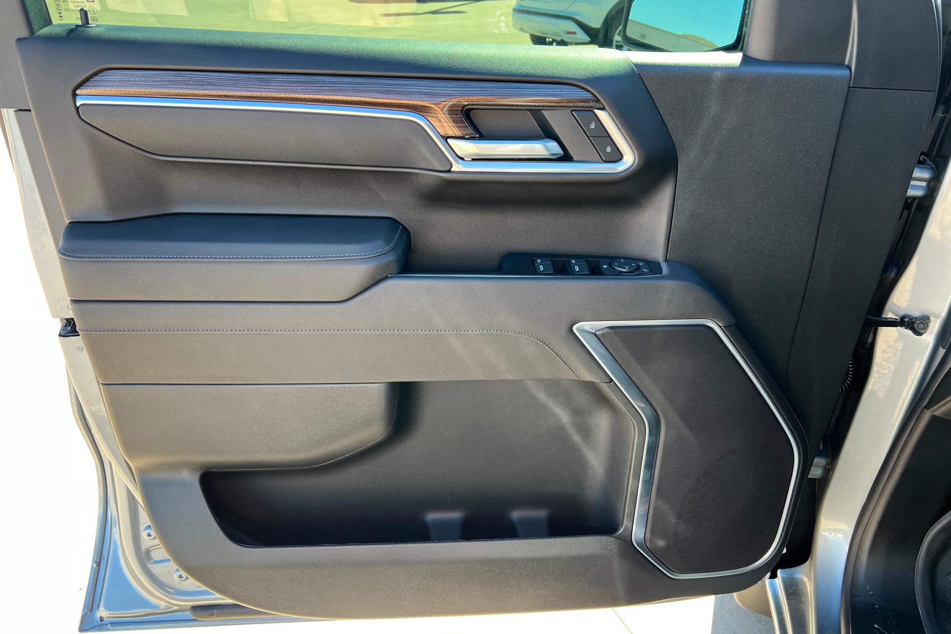 New 2026 Chevrolet Silverado 1500 RST w/ Redline Edition AWD/4WD image 15