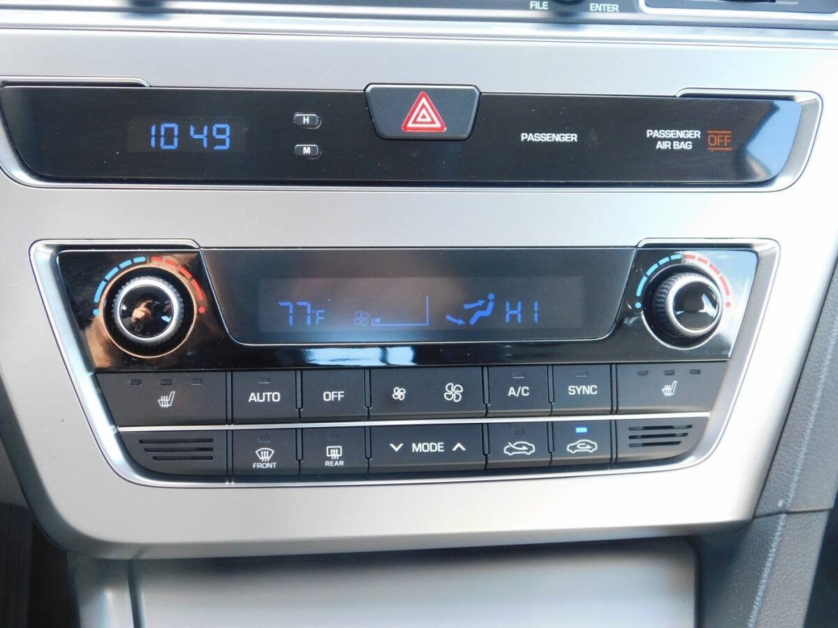 Used 2015 Hyundai Sonata Sport w/ Option Group 03 FWD image 13
