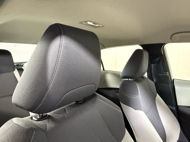 Used 2021 Toyota Corolla LE image 31