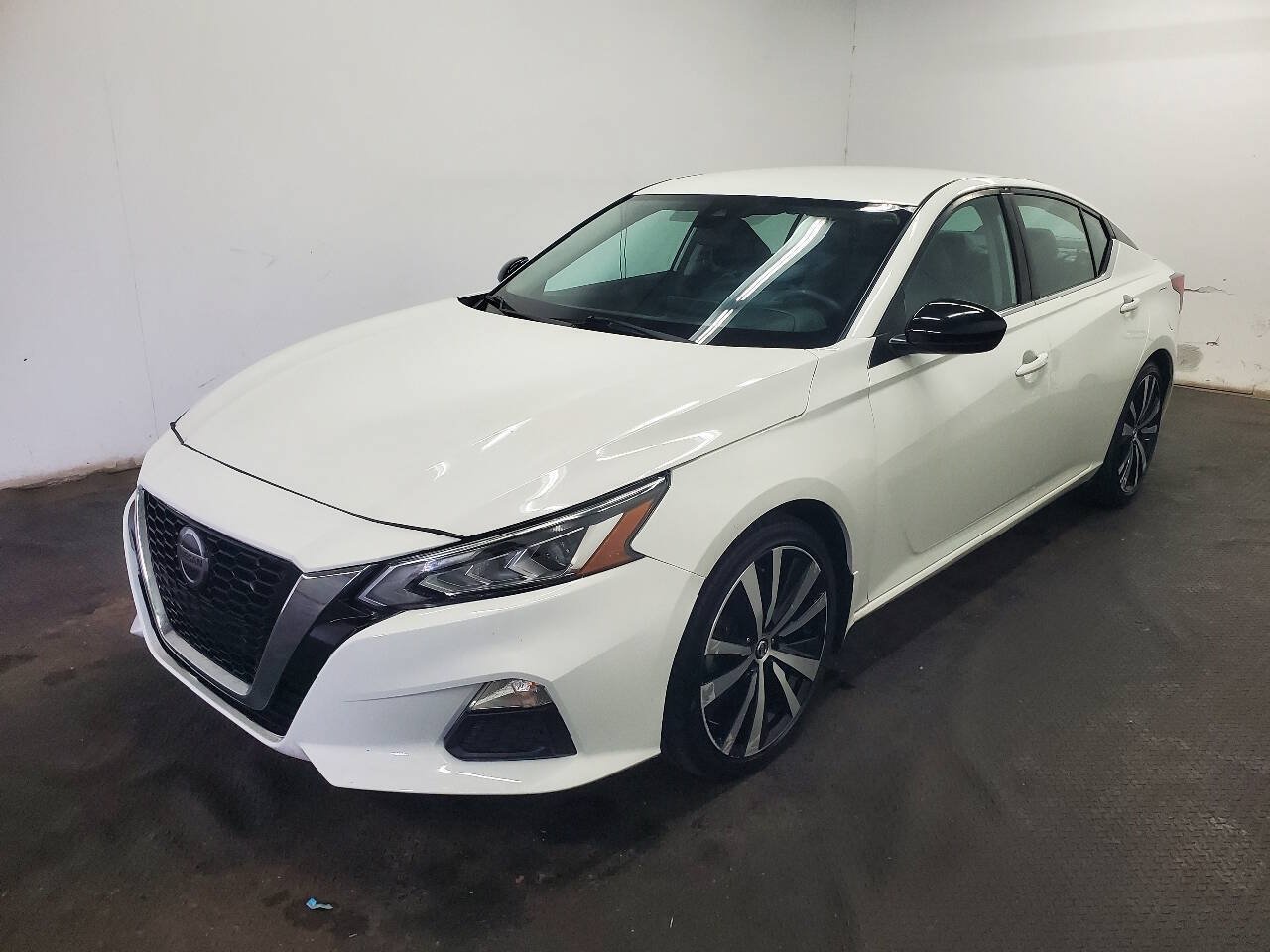 Used 2020 Nissan Altima 2.5 SR FWD image 1