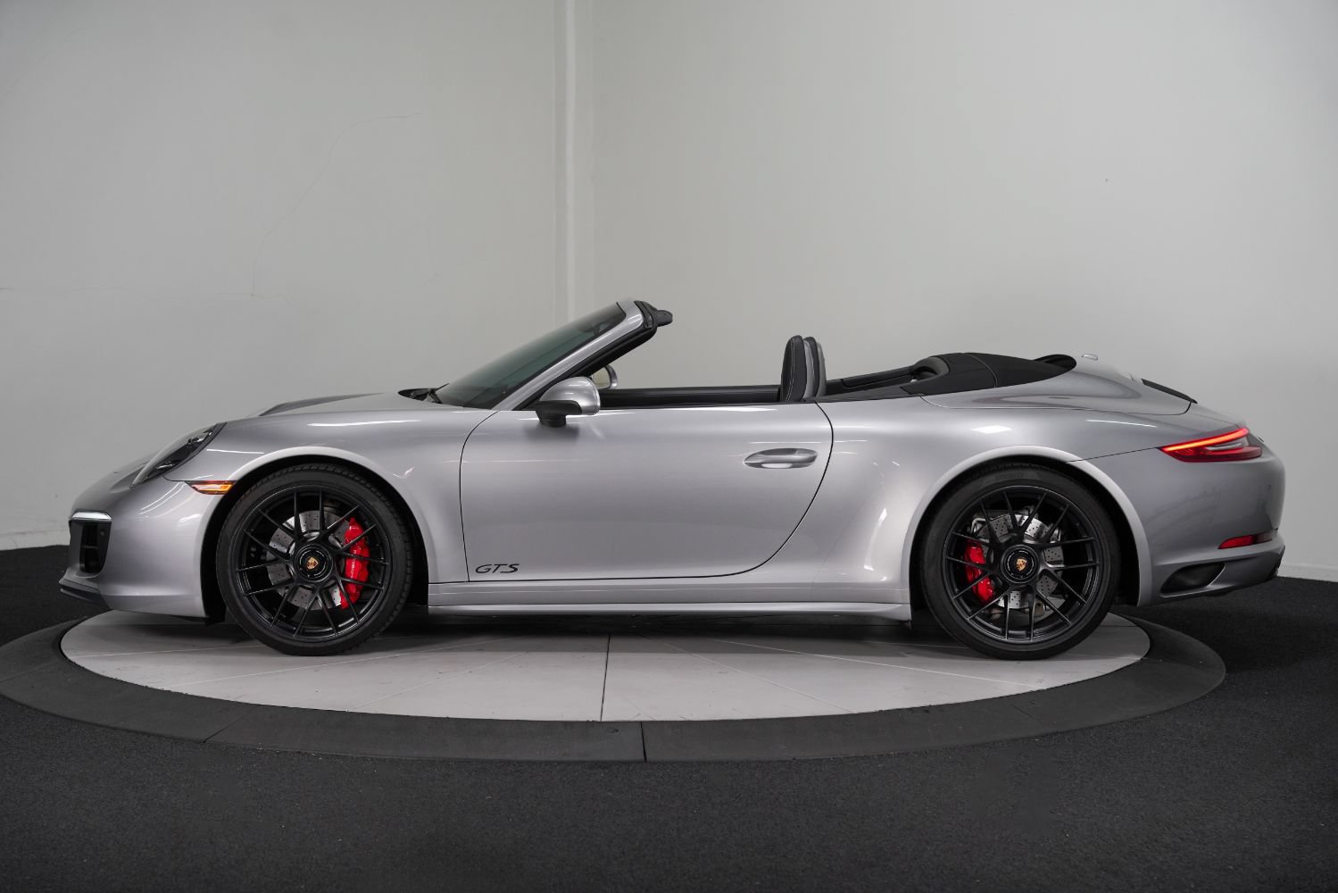 Used 2019 Porsche 911 Carrera GTS RWD image 6