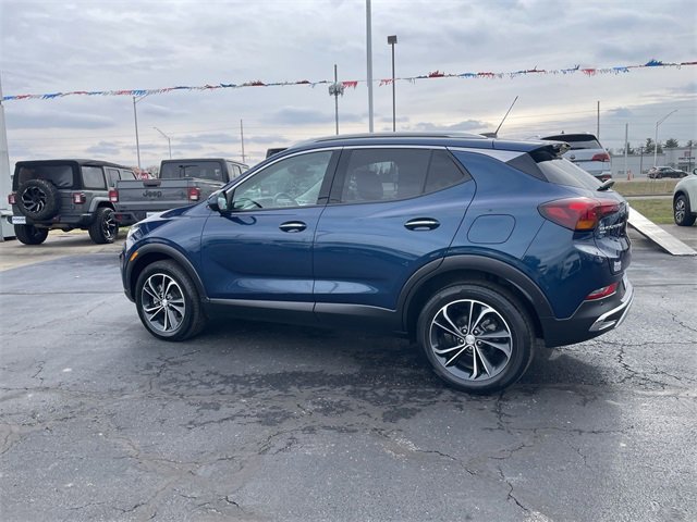 Used 2021 Buick Encore GX Essence w/ Advanced Technology Package image 3