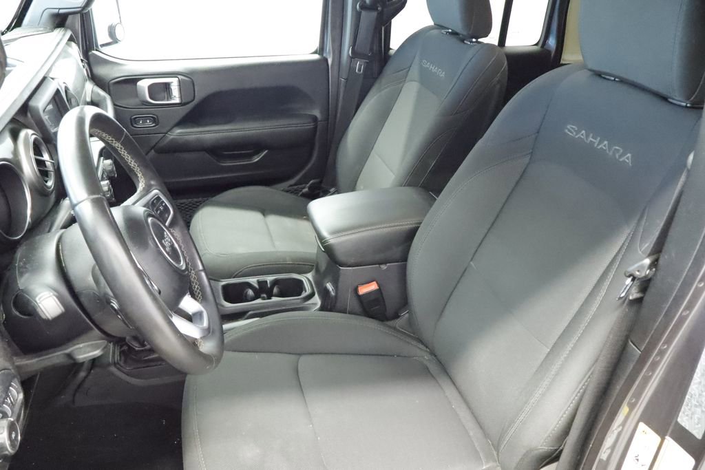 Used 2019 Jeep Wrangler Unlimited Sahara AWD/4WD image 28