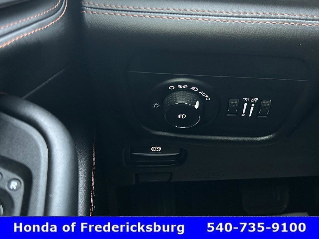 Used 2025 Jeep Grand Cherokee L Summit image 45