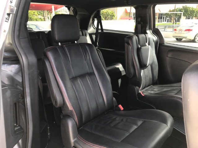 Used 2016 Dodge Grand Caravan R/T image 7
