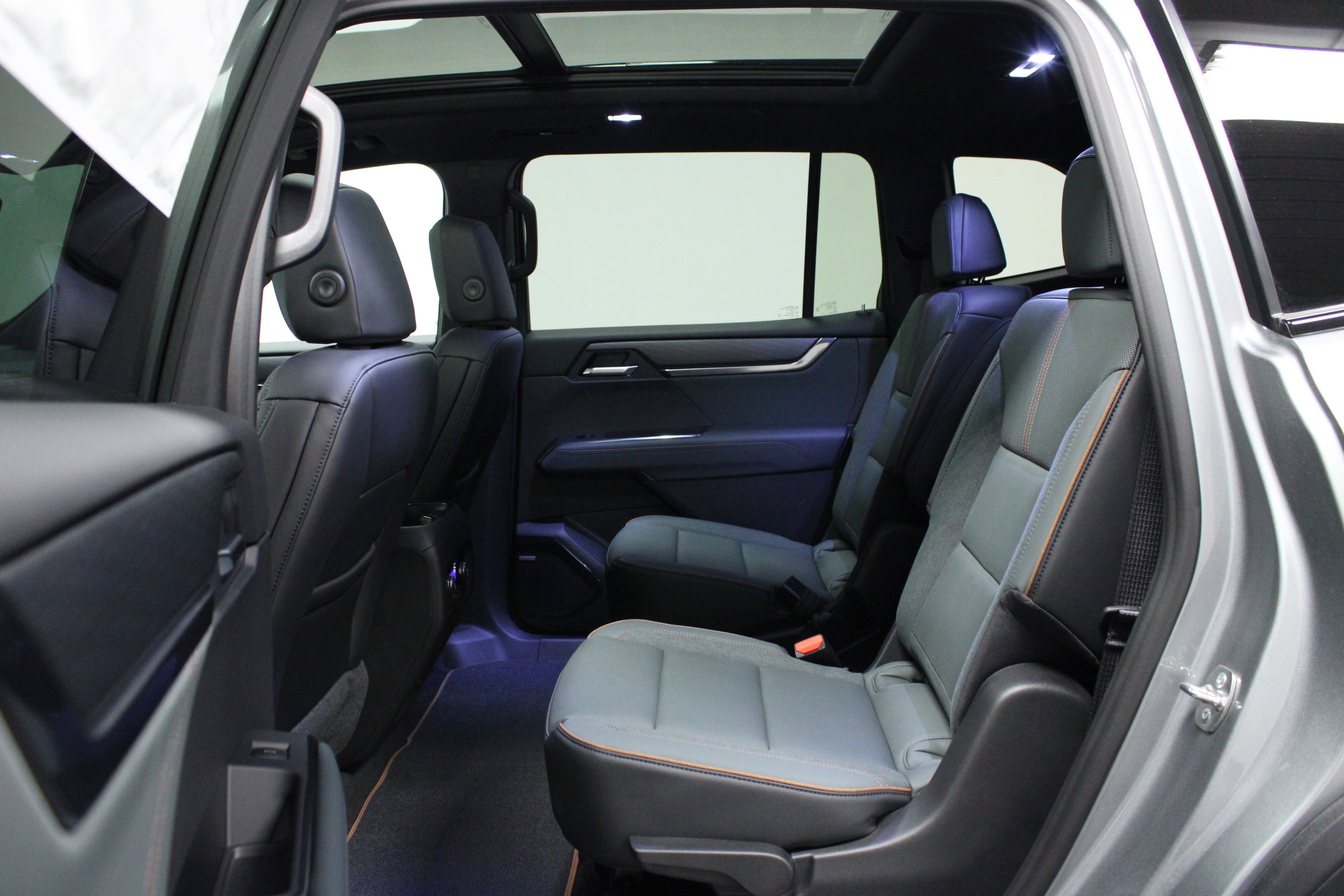 Used 2026 GMC Acadia AT4 w/ Super Cruise Package image 13