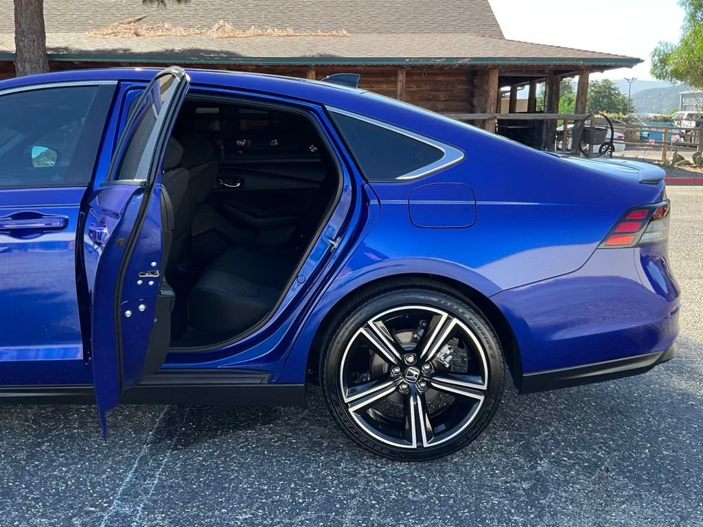 Used 2025 Honda Accord Sport image 19