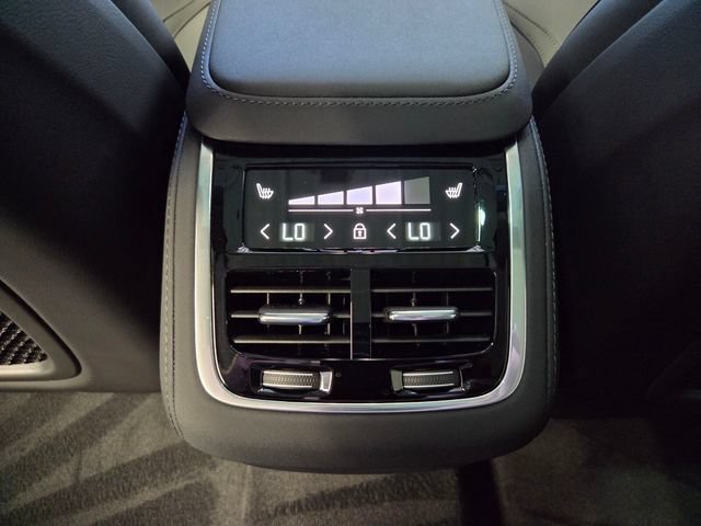 New 2026 Volvo XC90 B5 Core AWD/4WD image 15