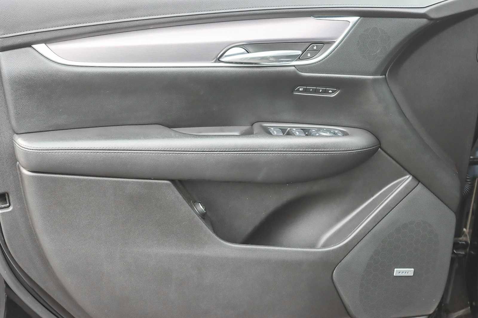 Used 2017 Cadillac XT5 Luxury w/ Driver Awareness Package image 19