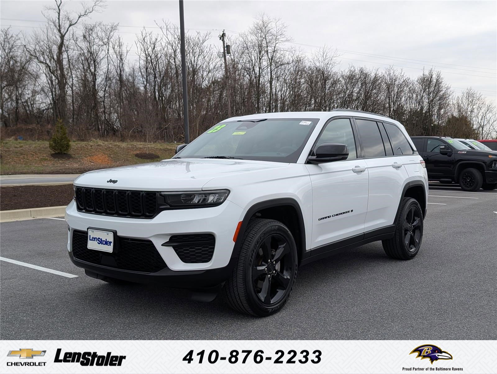 Used 2023 Jeep Grand Cherokee Altitude image 1