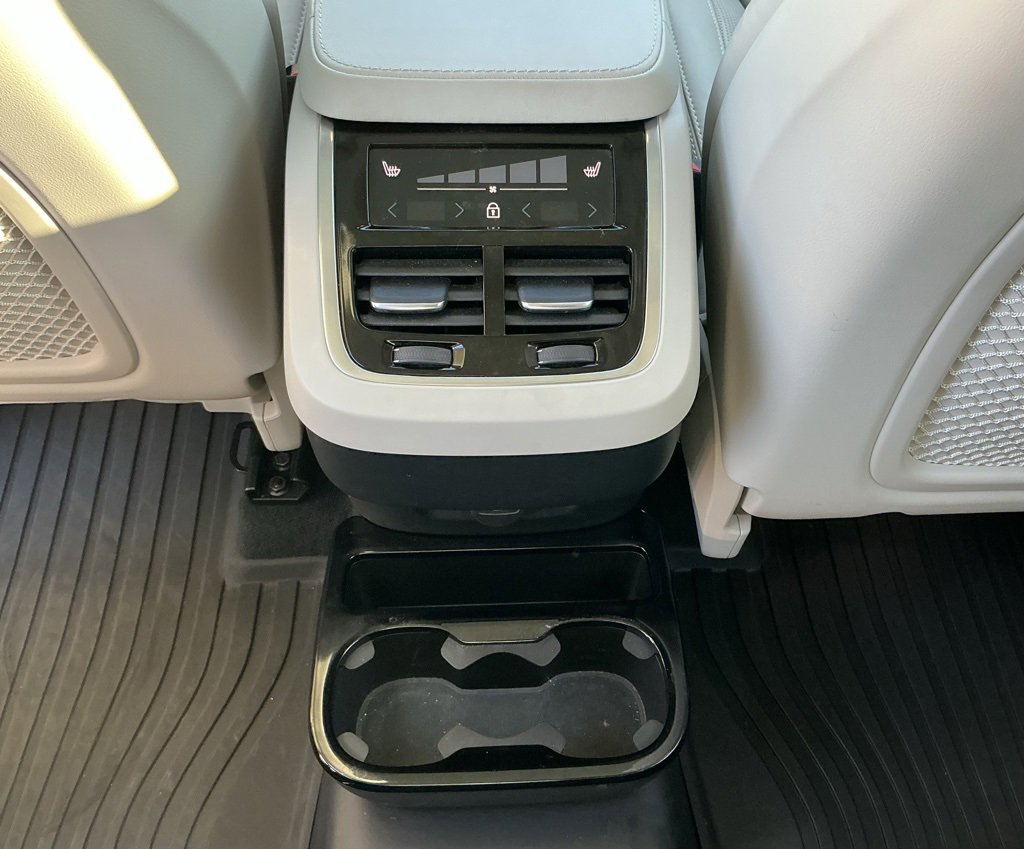 Used 2023 Volvo XC90 B6 Ultimate w/ Protection Package Premier image 36