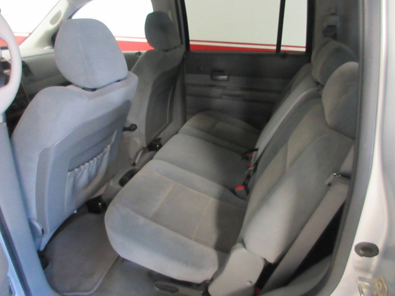 Used 2005 Dodge Durango SLT AWD/4WD image 11