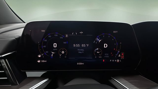 Used 2026 Chevrolet Suburban LS RWD image 12