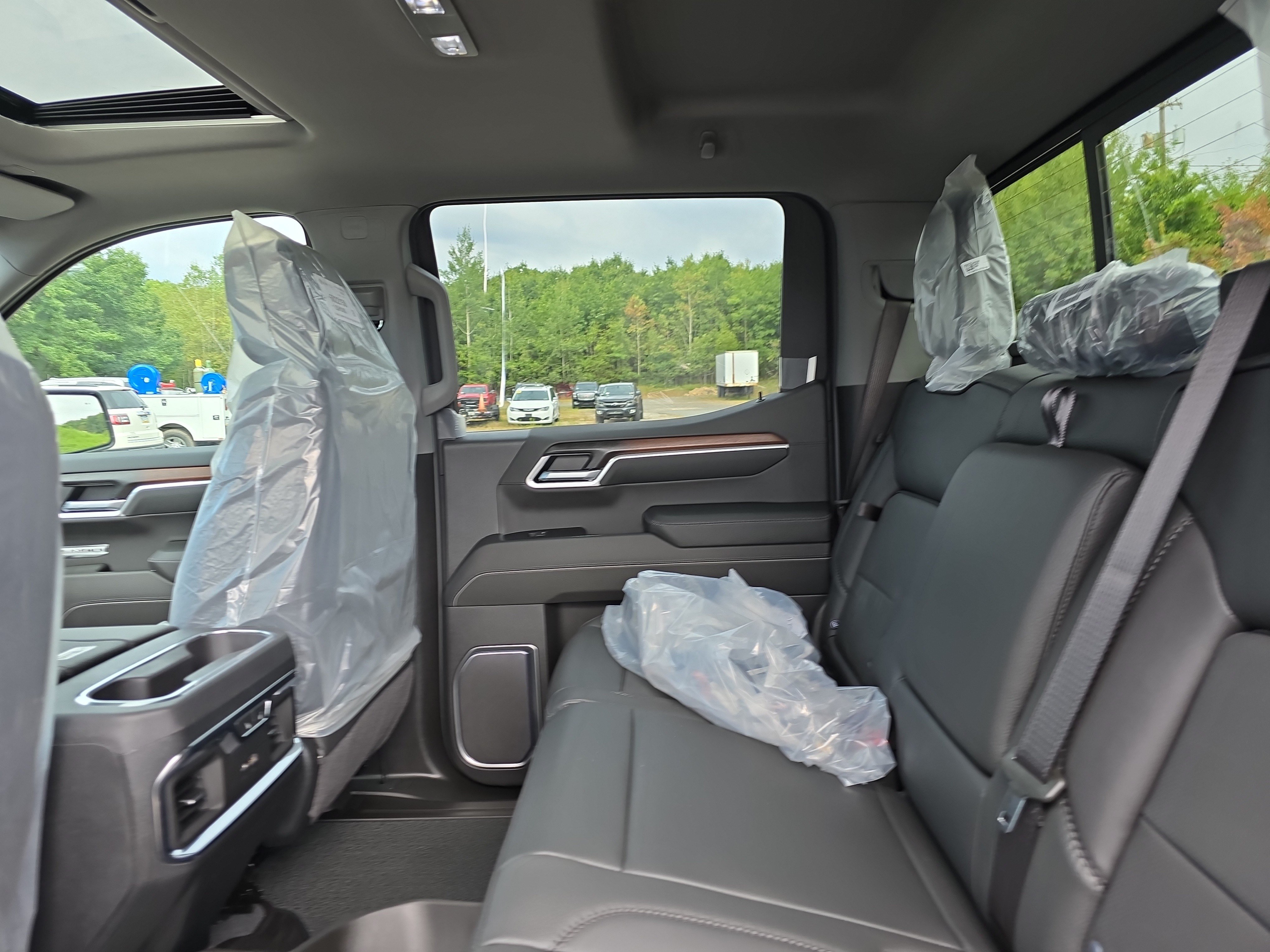 New 2026 GMC Sierra 1500 Denali w/ Technology Package AWD/4WD image 9