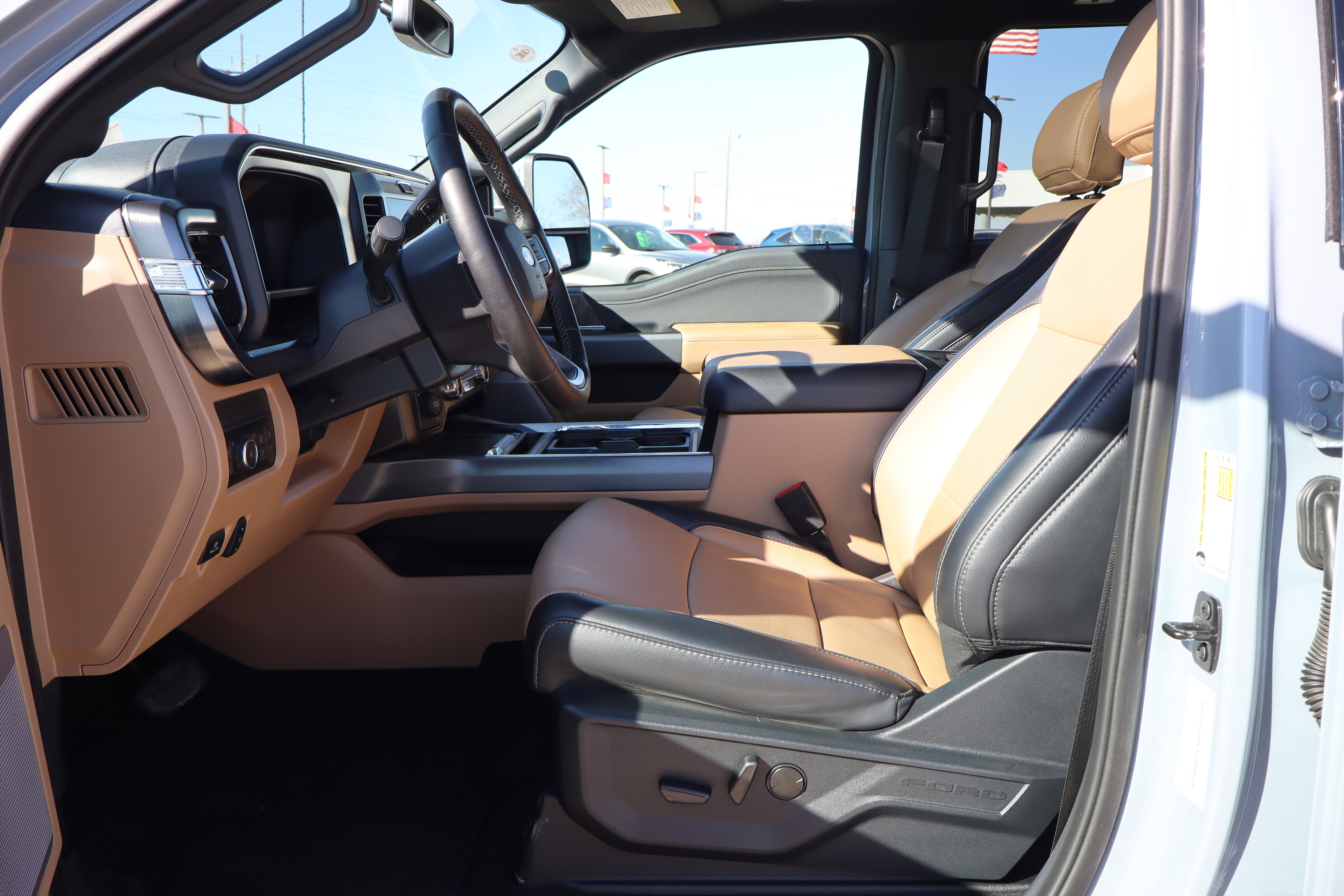 Used 2025 Ford F350 Lariat w/ Lariat Ultimate Package image 10