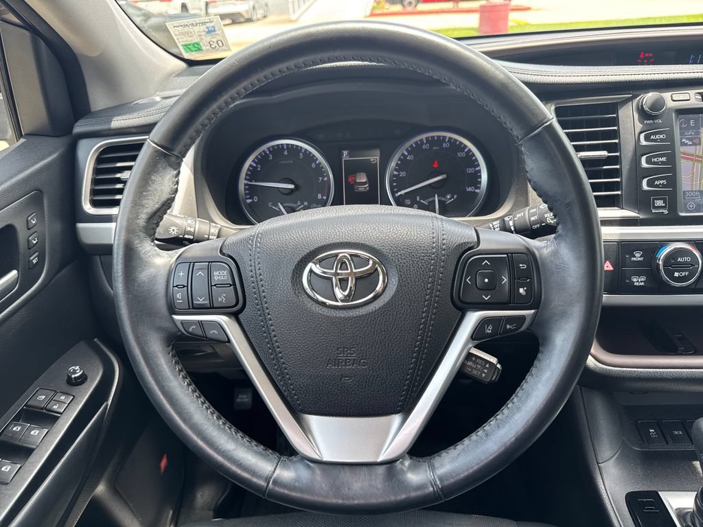 Used 2018 Toyota Highlander Limited FWD image 21