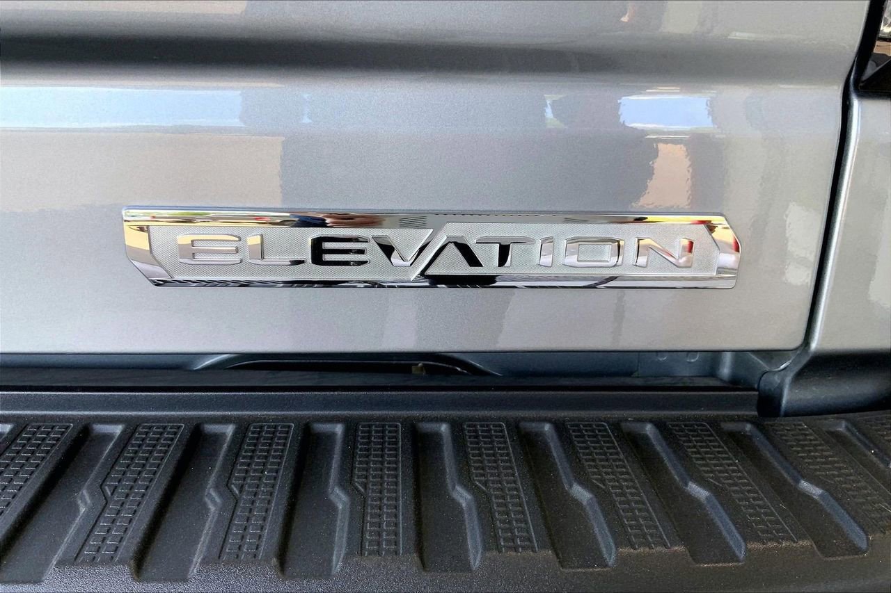 Used 2025 GMC Sierra 1500 Elevation image 9