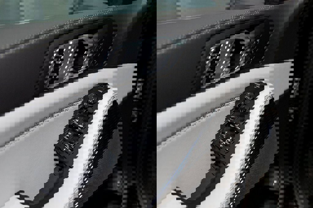 New 2026 BMW X5 xDrive50e w/ Premium Package image 13