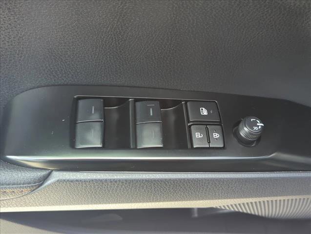 Used 2026 Toyota Camry XLE FWD image 11