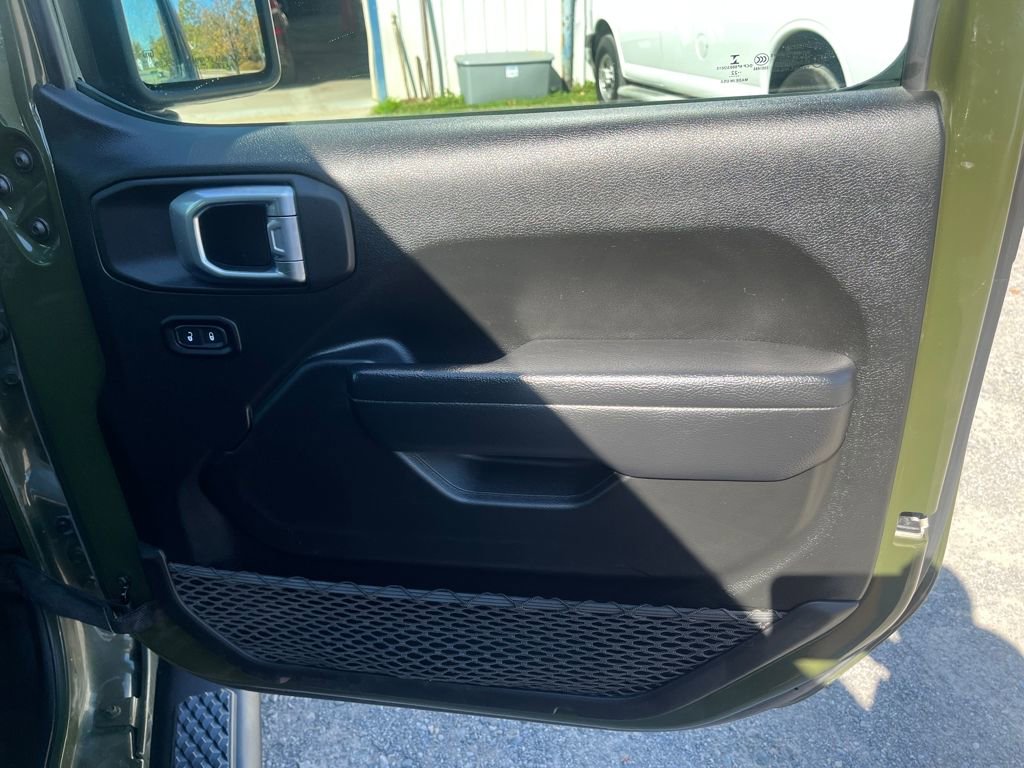 Used 2022 Jeep Gladiator Sport image 25