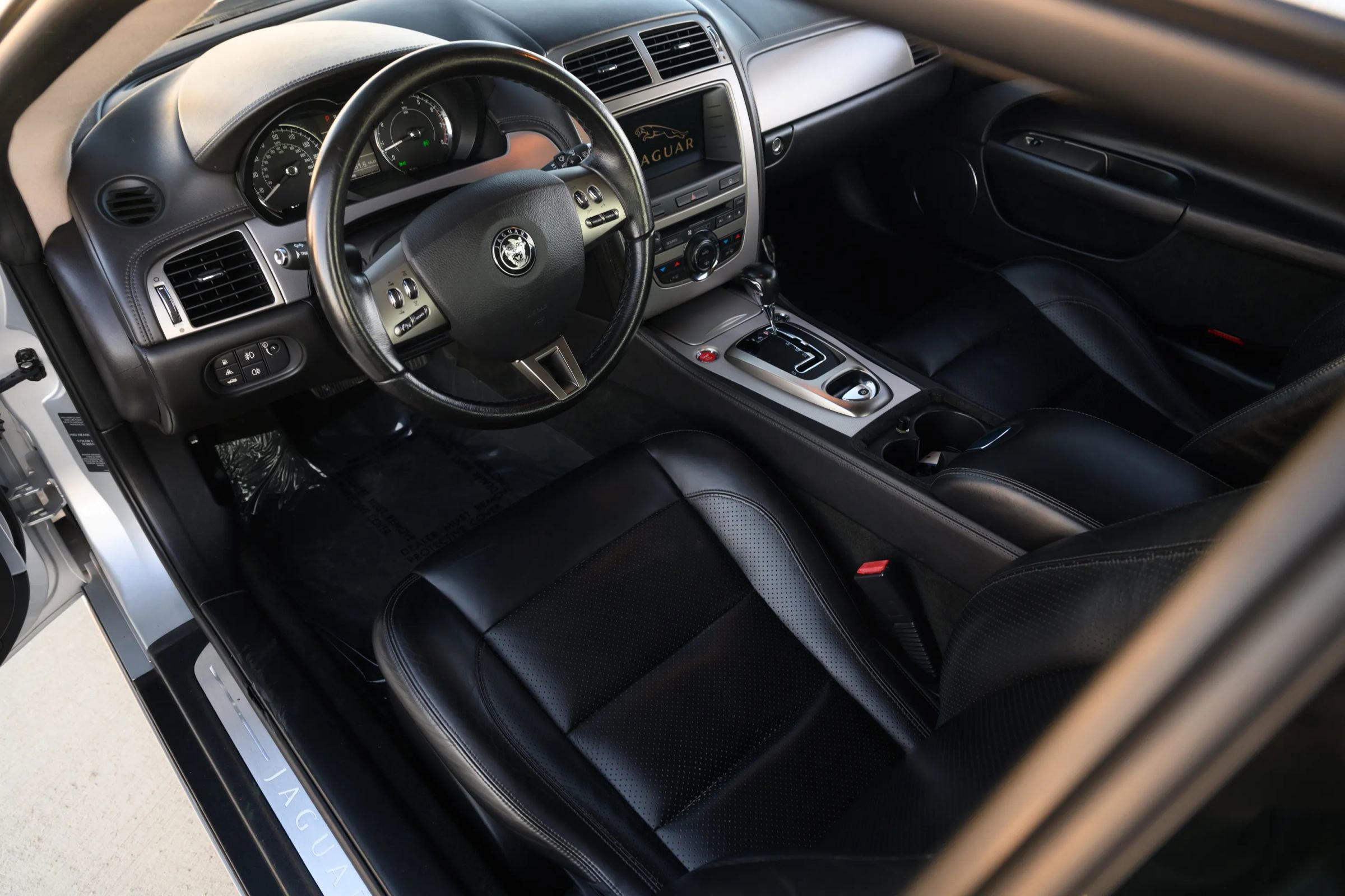 Used 2007 Jaguar XK Coupe image 30