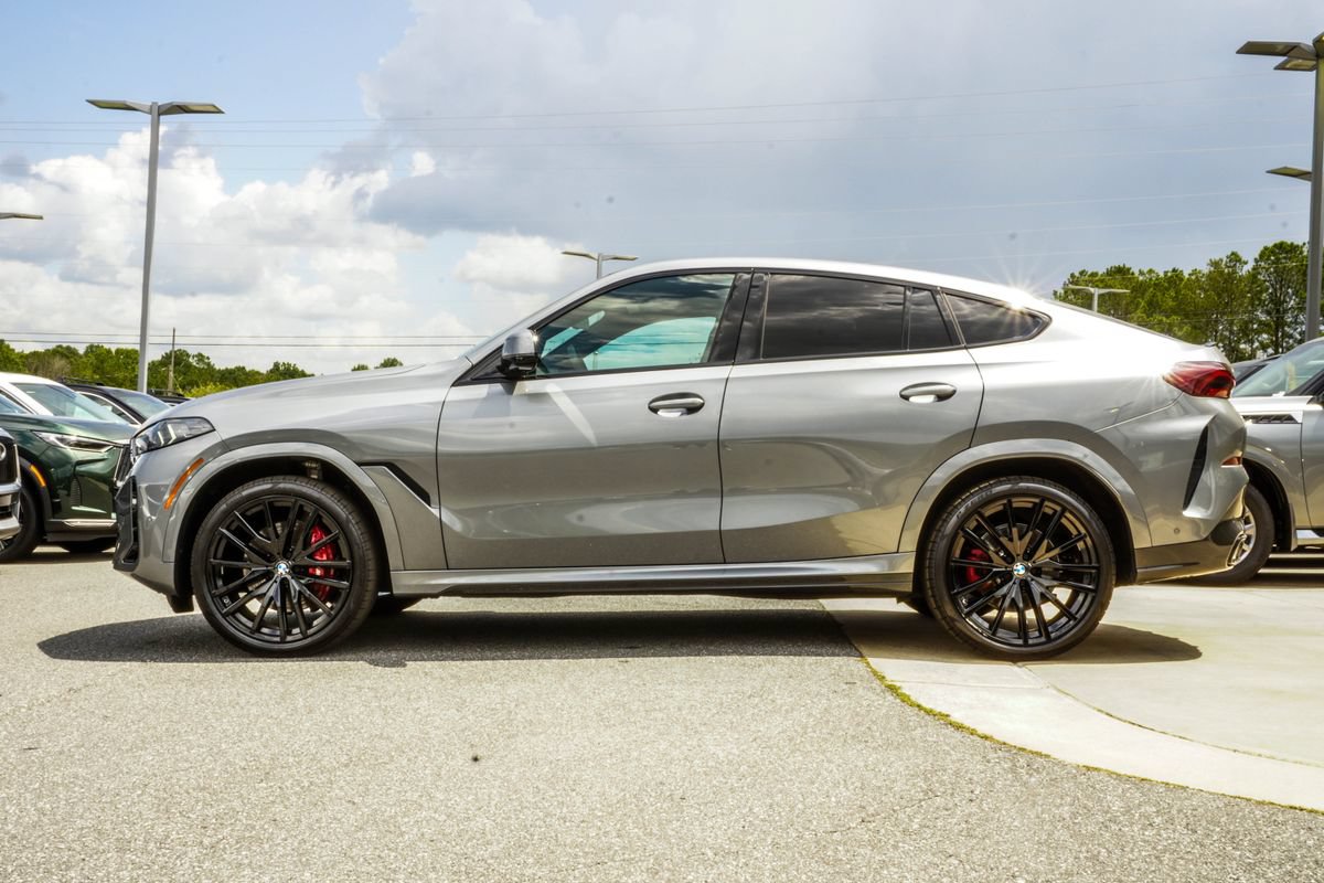 Used 2025 BMW X6 xDrive40i w/ Executive Package AWD/4WD image 9