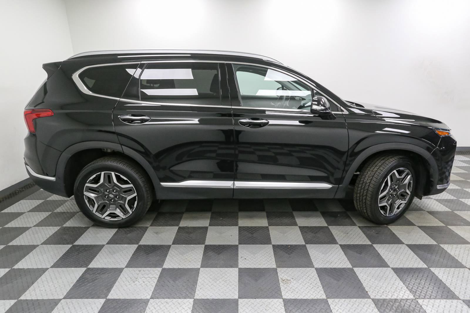Used 2023 Hyundai Santa Fe Limited image 7
