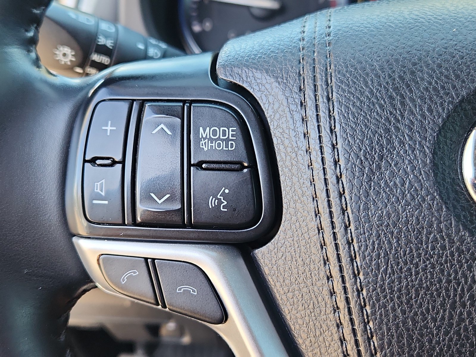 Used 2018 Toyota Highlander XLE AWD/4WD image 20
