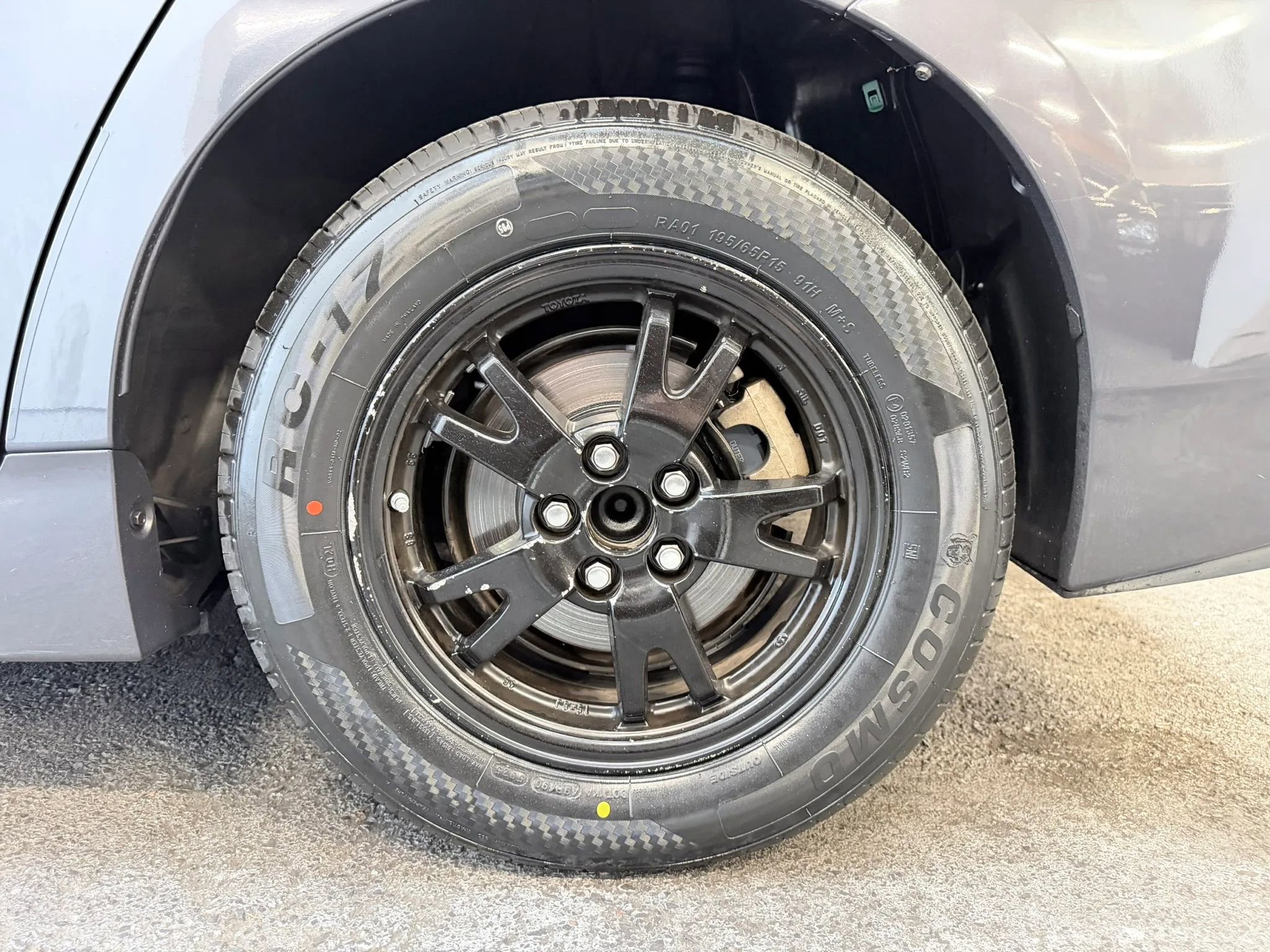 Used 2014 Toyota Prius Four w/ Solar Roof Package FWD image 9