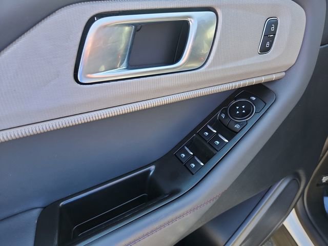 Used 2025 Ford Explorer Active image 11