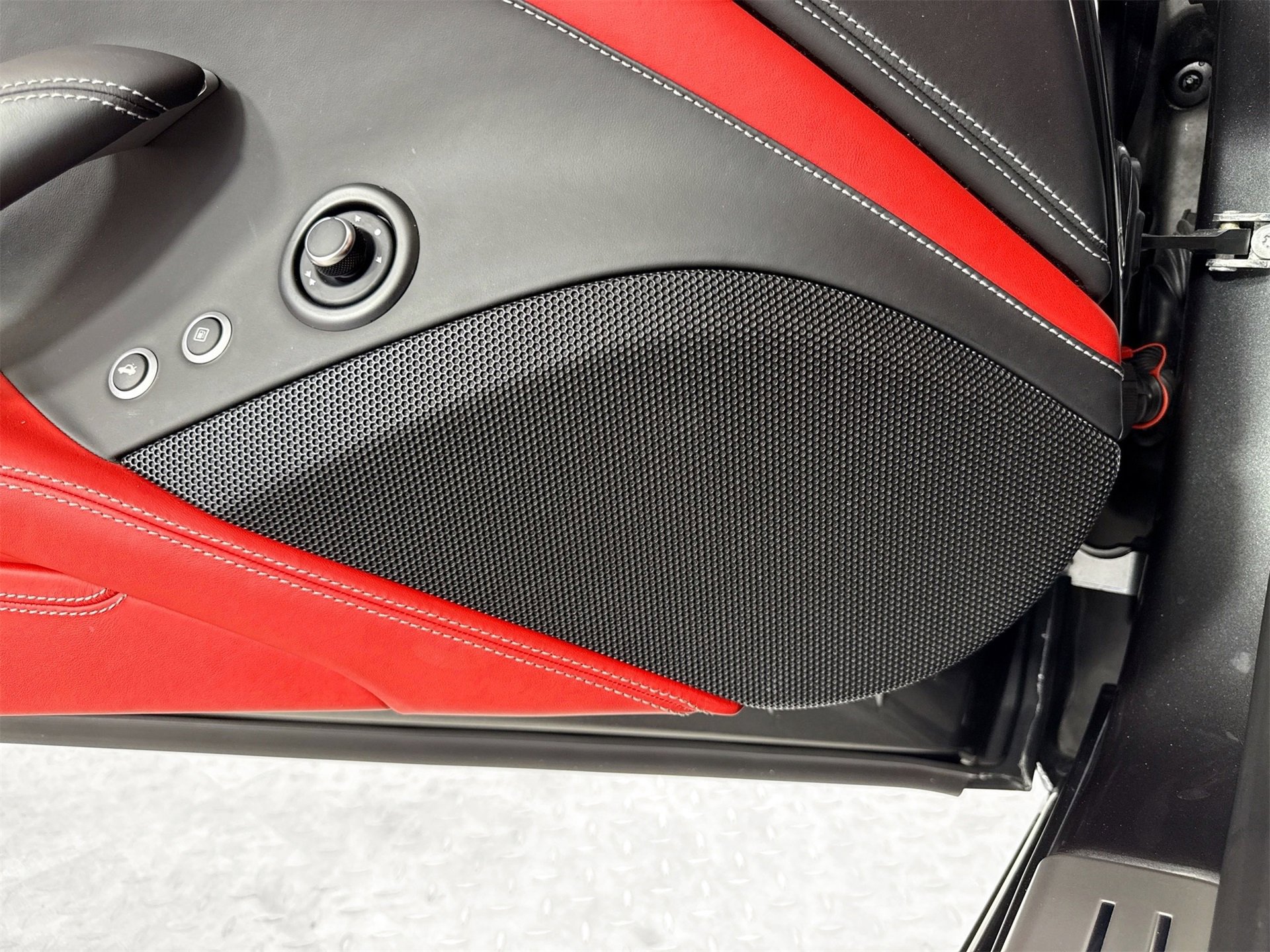 Certified 2017 Ferrari California T image 17