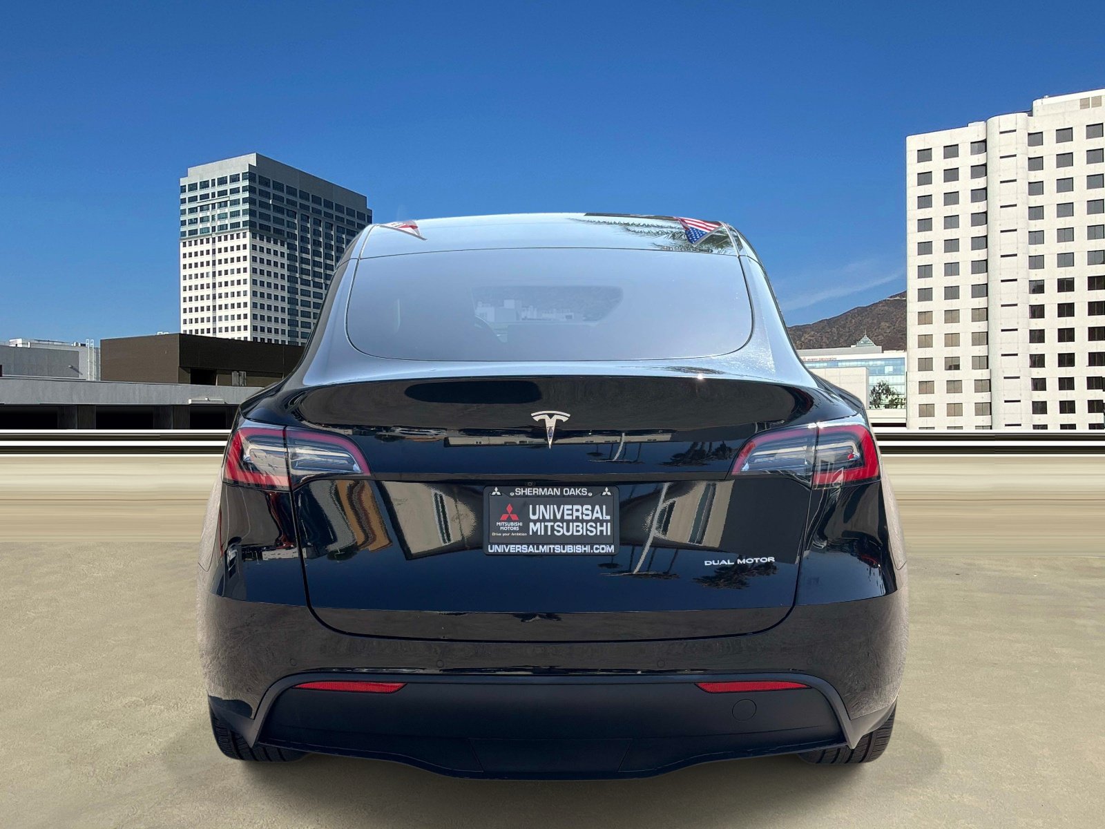 Used 2021 Tesla Model Y Long Range AWD/4WD image 3